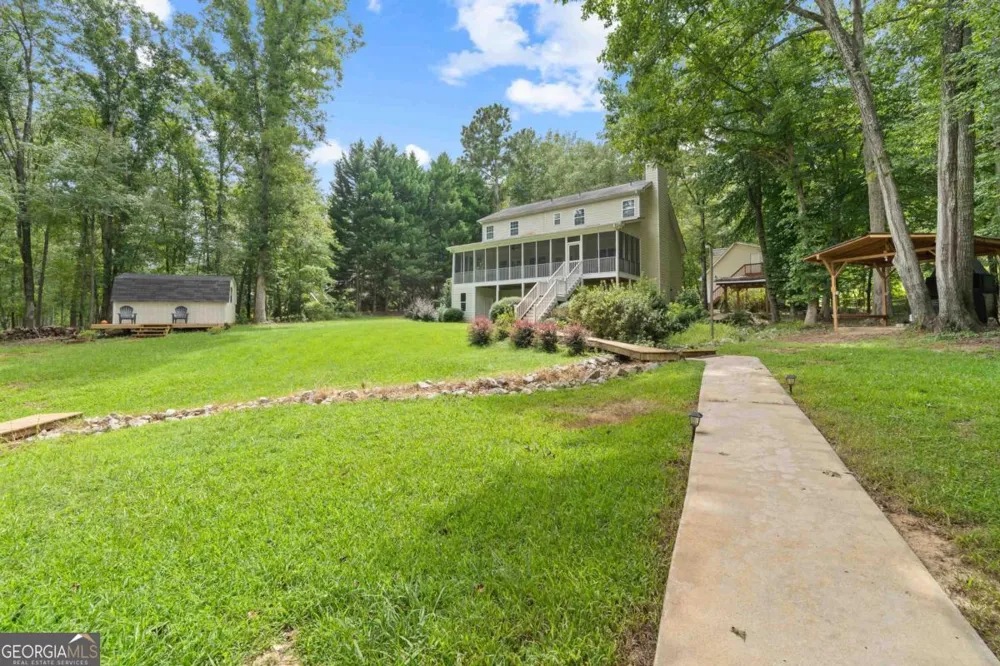 536 River Lake DR Eatonton, GA 31024