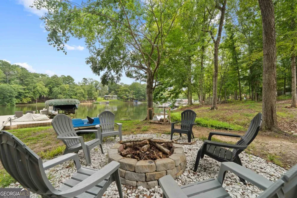 536 River Lake DR Eatonton, GA 31024