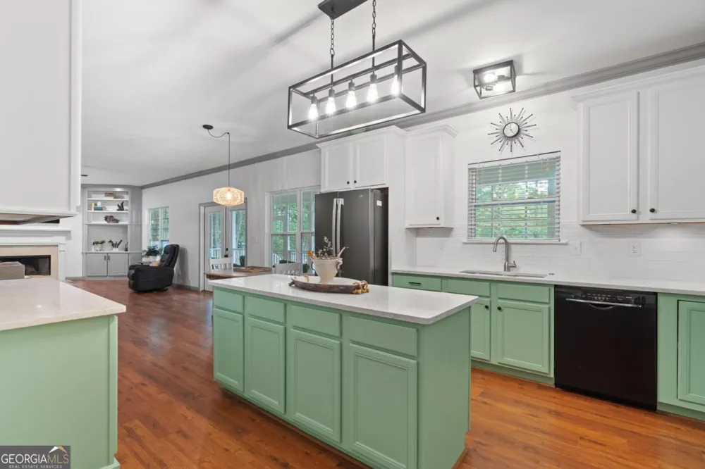 536 River Lake DR Eatonton, GA 31024