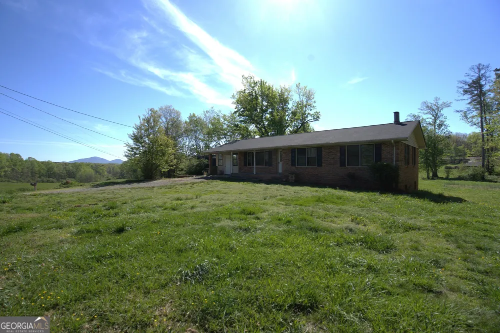 337 Dockery RD Dahlonega, GA 30533