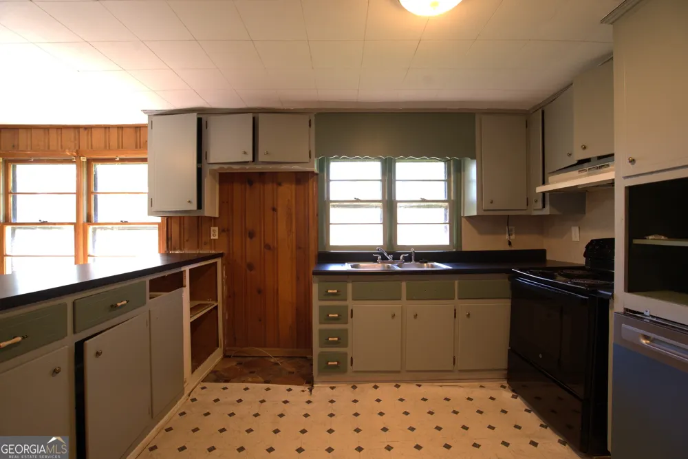 337 Dockery RD Dahlonega, GA 30533
