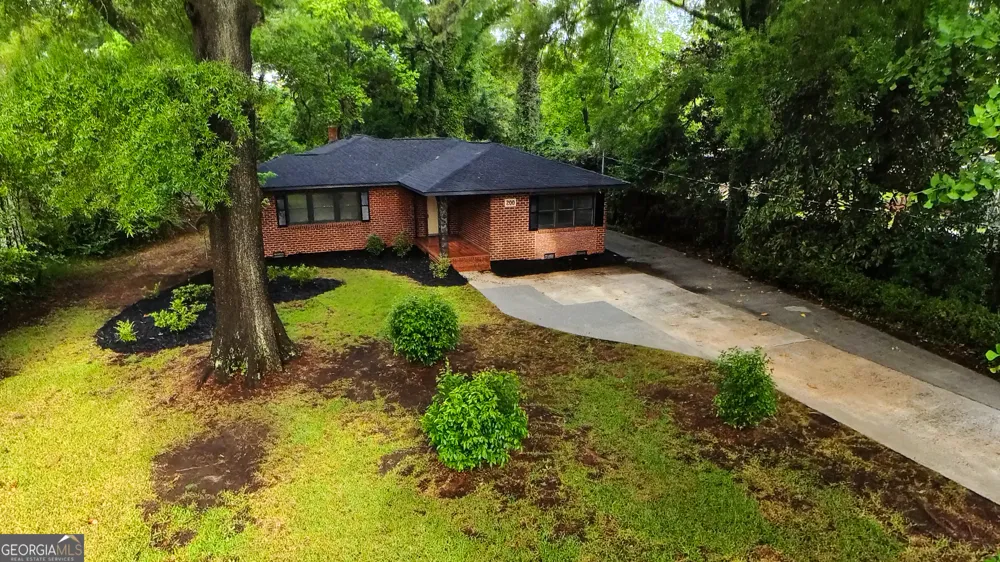 200 Everett SQ Fort Valley, GA 31030