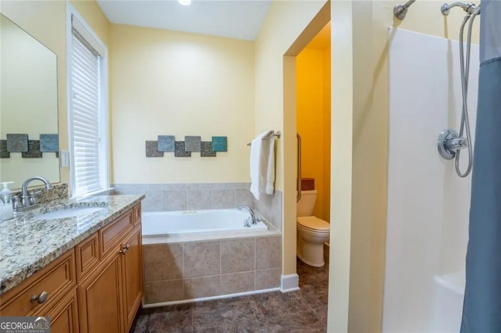 190 Towerview CIR Mount Airy, GA 30563