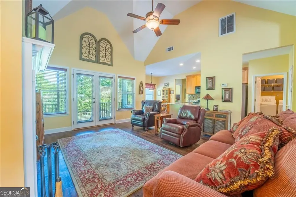 190 Towerview CIR Mount Airy, GA 30563