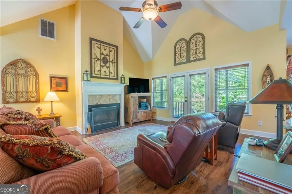 190 Towerview CIR Mount Airy, GA 30563