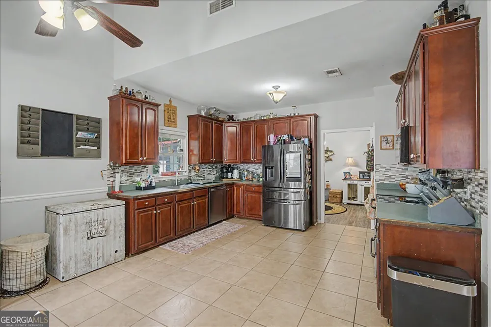 75 N Raburn RD Bremen, GA 30110