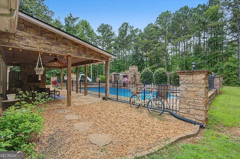 75 N Raburn RD Bremen, GA 30110