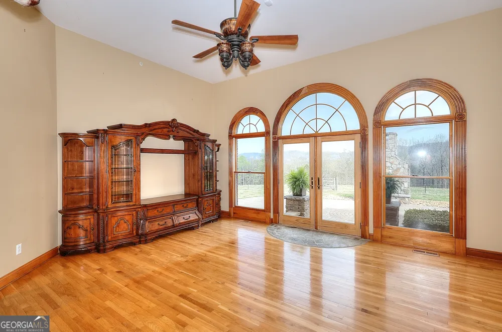 139 Harris LN LaFayette, GA 30728