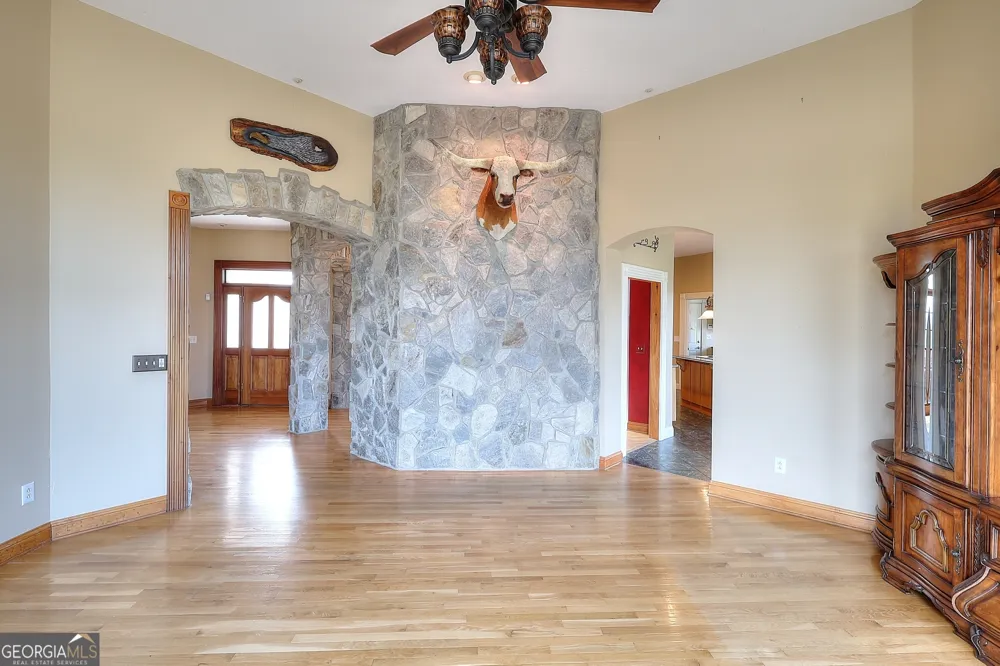 139 Harris LN LaFayette, GA 30728