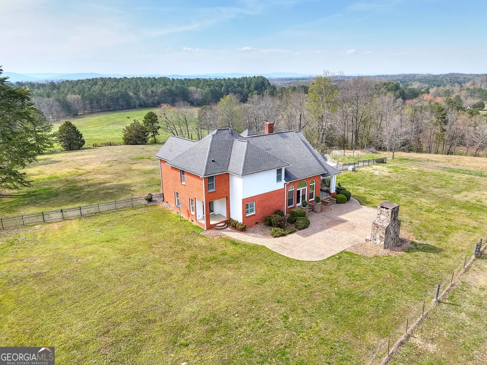 139 Harris LN LaFayette, GA 30728