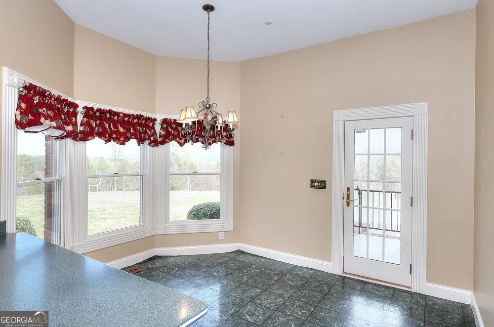 139 Harris LN LaFayette, GA 30728