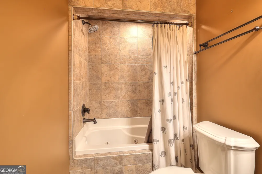 139 Harris LN LaFayette, GA 30728