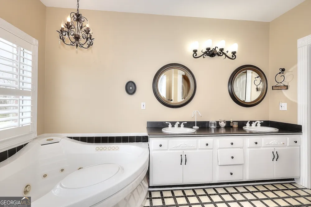 139 Harris LN LaFayette, GA 30728