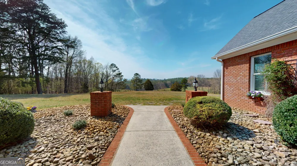 139 Harris LN LaFayette, GA 30728