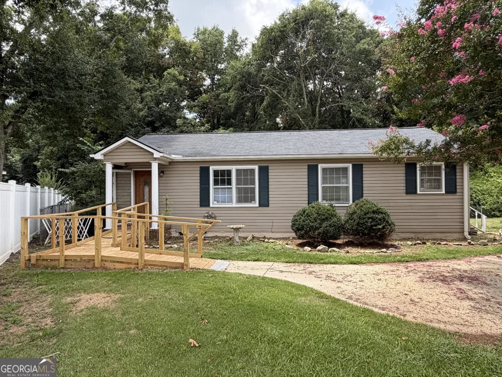230 Glendale DR Hartwell, GA 30643