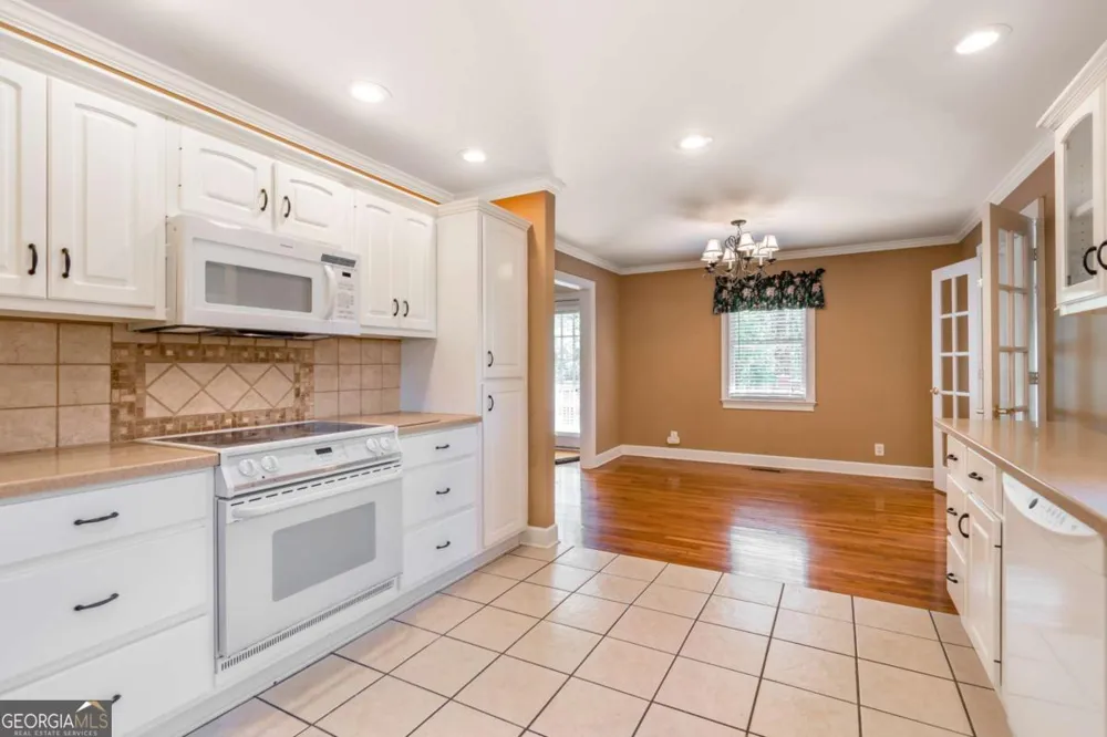 6628 Windvane PT Clermont, GA 30527