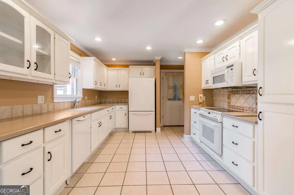 6628 Windvane PT Clermont, GA 30527