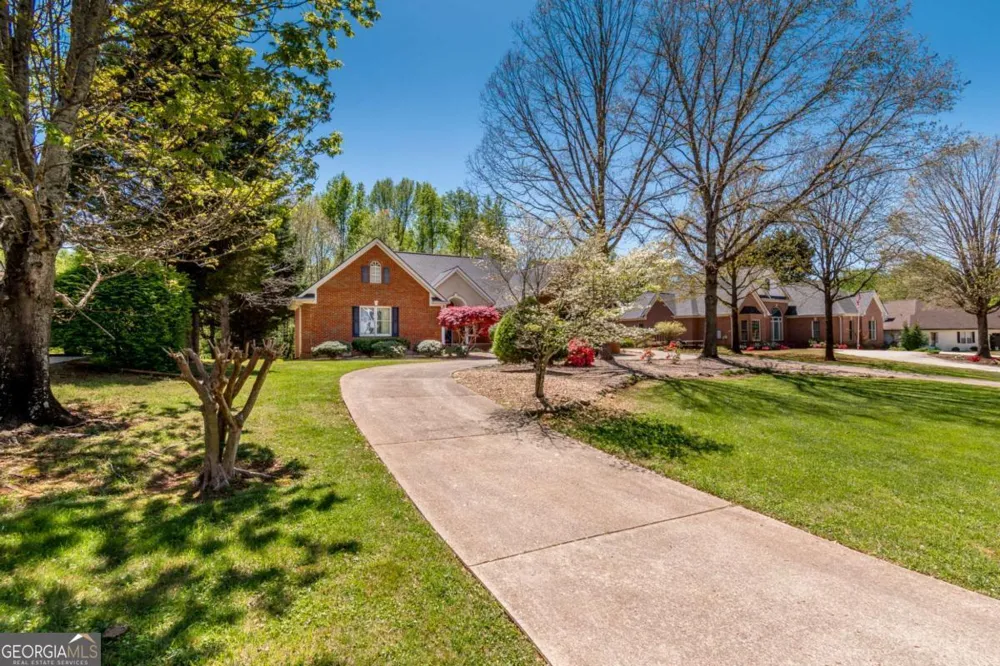 6628 Windvane PT Clermont, GA 30527