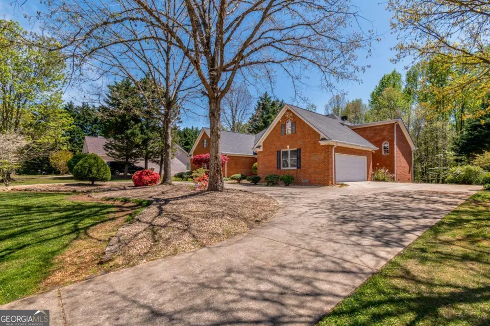 6628 Windvane PT Clermont, GA 30527