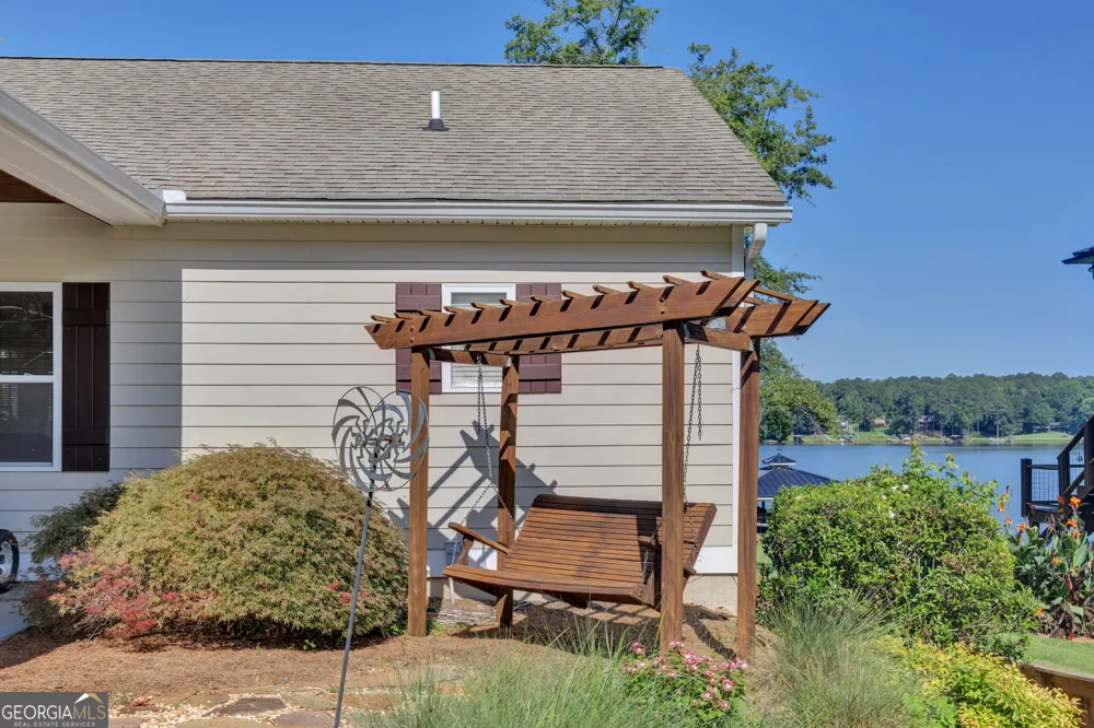 167 N Steel Bridge RD Eatonton, GA 31024