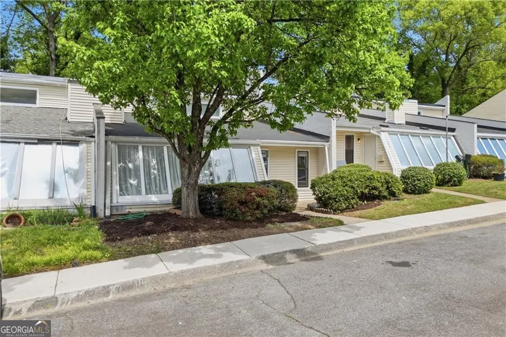 224 Goshen LN Woodstock, GA 30188