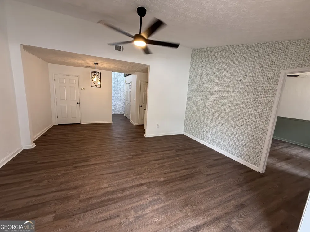 224 Goshen LN Woodstock, GA 30188