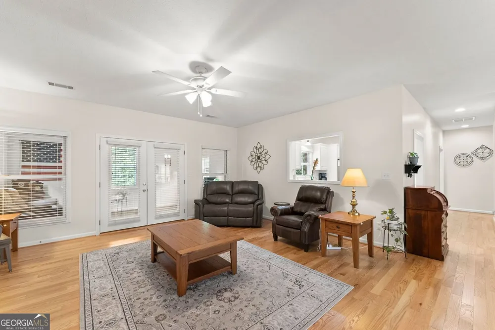 1020 Easy ST Toccoa, GA 30577