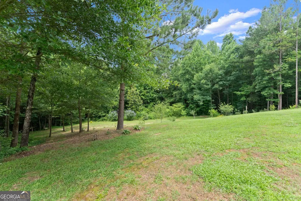 1020 Easy ST Toccoa, GA 30577