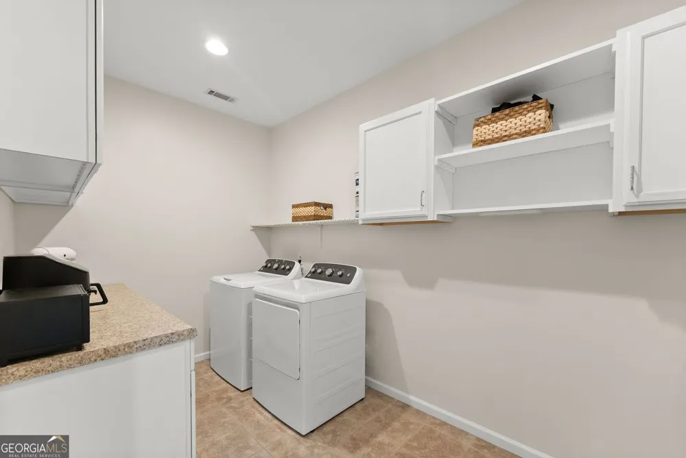 1020 Easy ST Toccoa, GA 30577