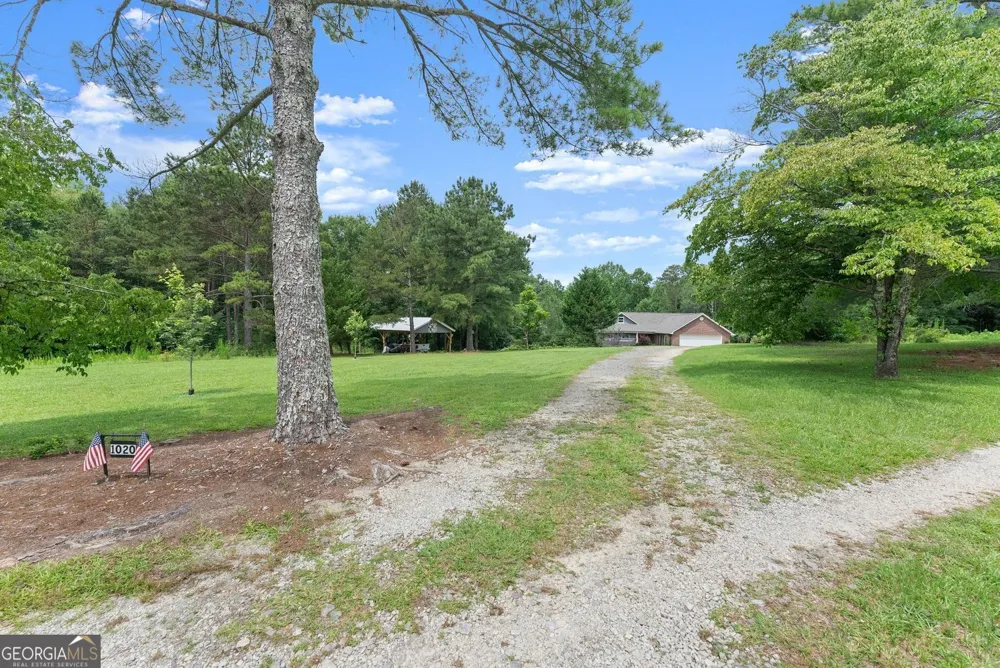 1020 Easy ST Toccoa, GA 30577