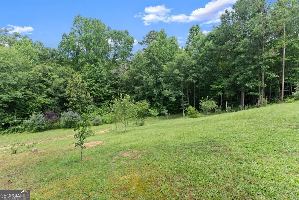 1020 Easy ST Toccoa, GA 30577