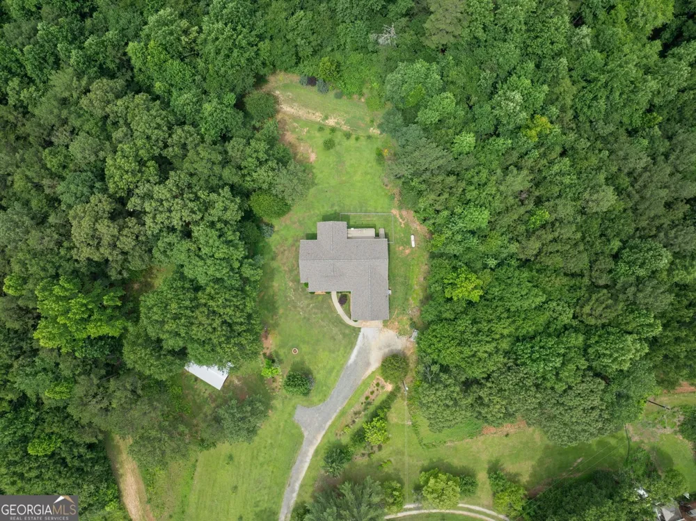 1020 Easy ST Toccoa, GA 30577