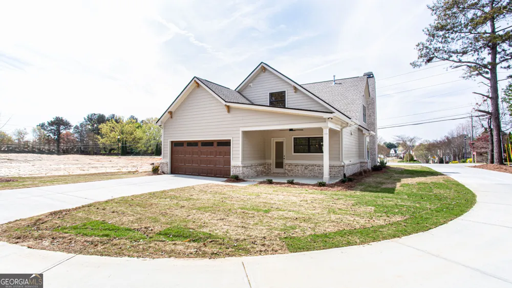 2044 Bennett RD Grayson, GA 30017