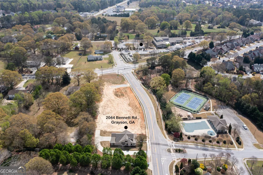 2044 Bennett RD Grayson, GA 30017