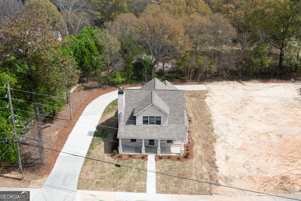 2044 Bennett RD Grayson, GA 30017