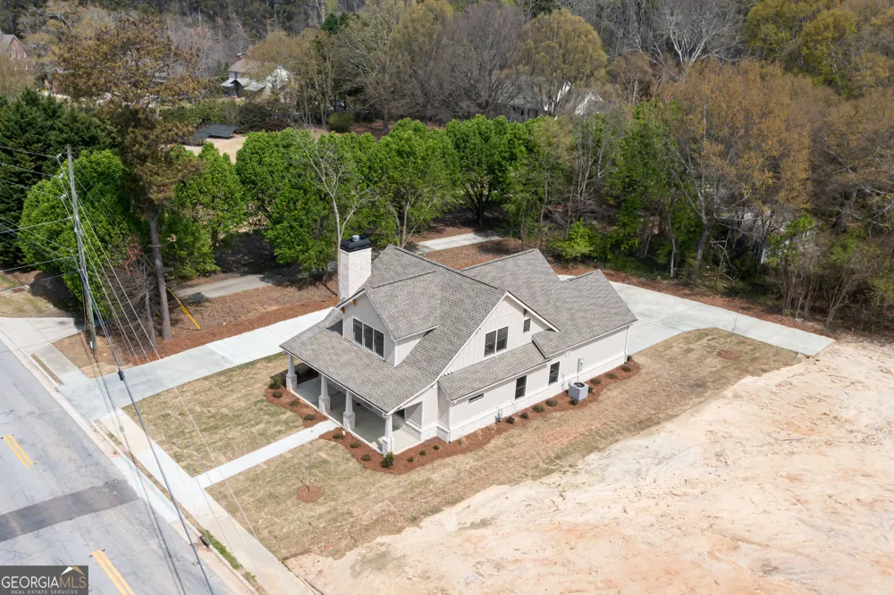 2044 Bennett RD Grayson, GA 30017