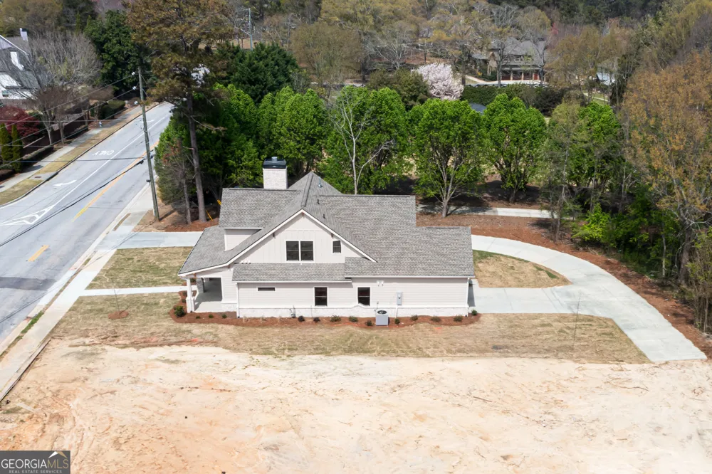 2044 Bennett RD Grayson, GA 30017