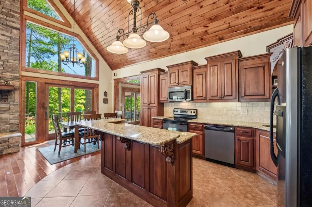 218 Blue Gate LN Dahlonega, GA 30533