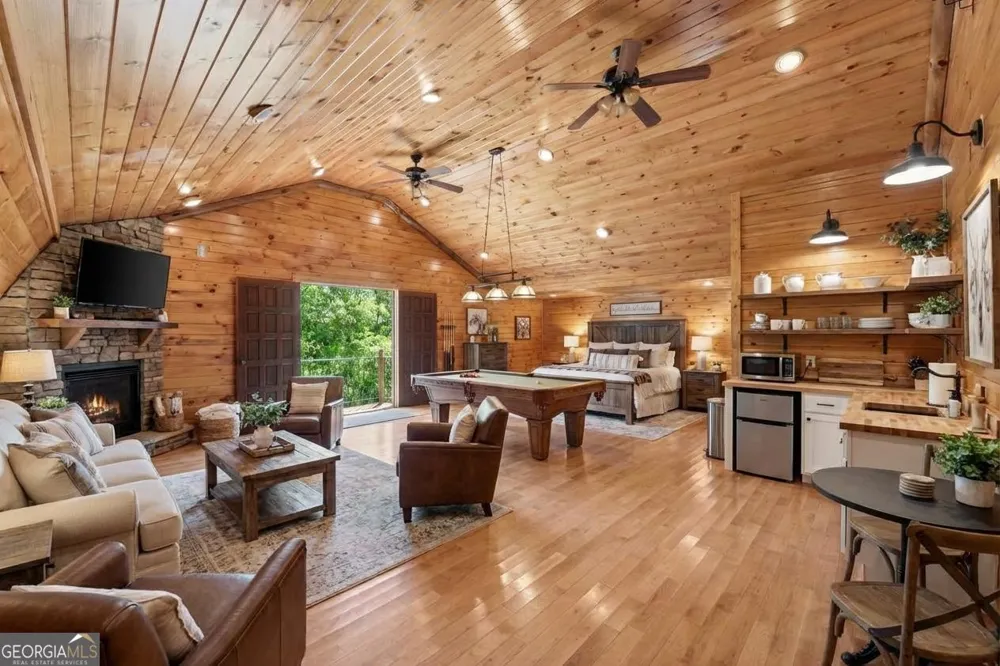 218 Blue Gate LN Dahlonega, GA 30533