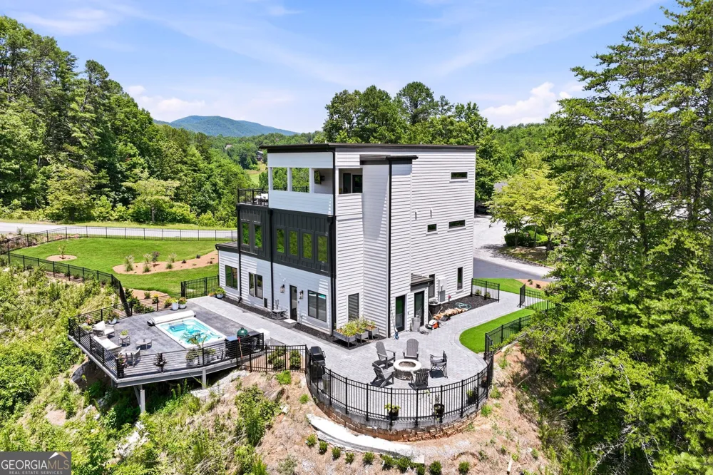 84 Schwarzwald Strasse Helen, GA 30545