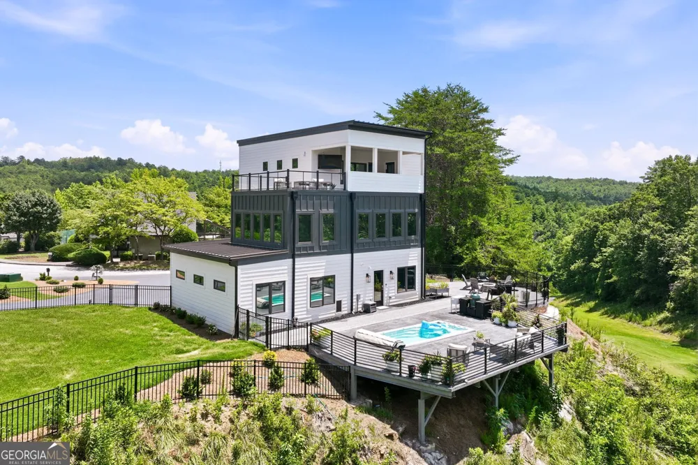 84 Schwarzwald Strasse Helen, GA 30545