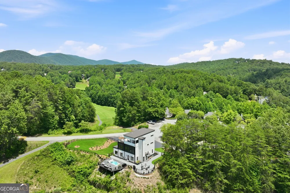 84 Schwarzwald Strasse Helen, GA 30545
