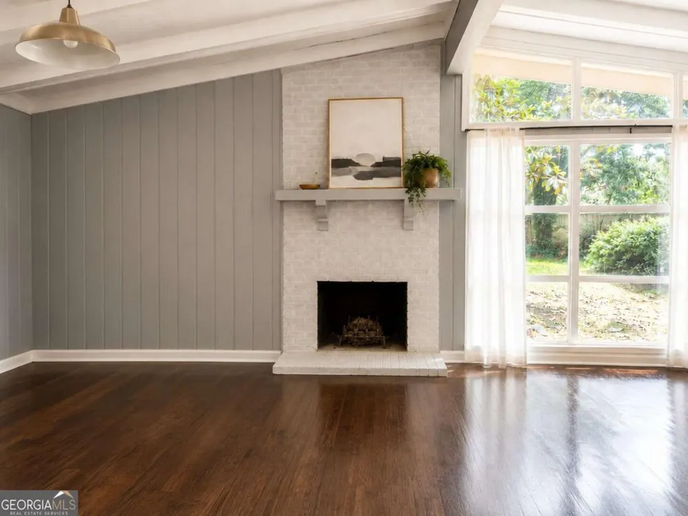 2645 Valmar DR Doraville, GA 30340