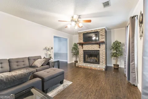 132 Sussex DR