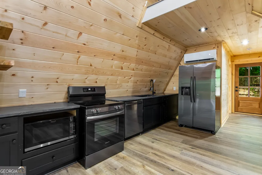 3 Mountain Lake RD Blue Ridge, GA 30513