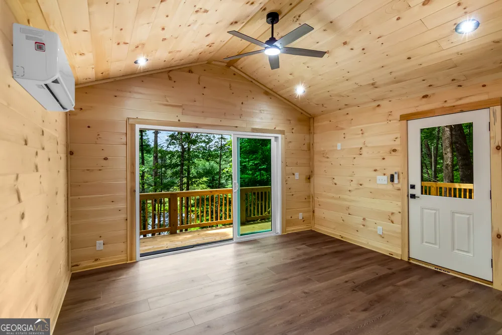 3 Mountain Lake RD Blue Ridge, GA 30513
