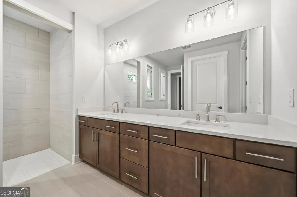 1403 Canoe DR Greensboro, GA 30642
