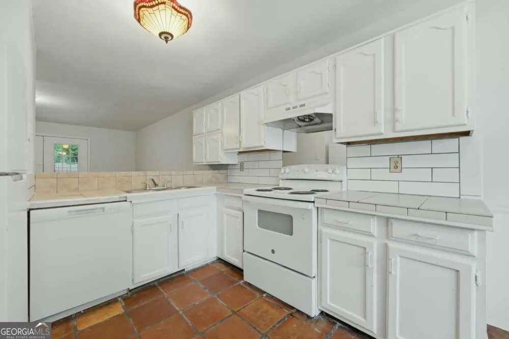 667 Hunting Creek LN SE Conyers, GA 30013