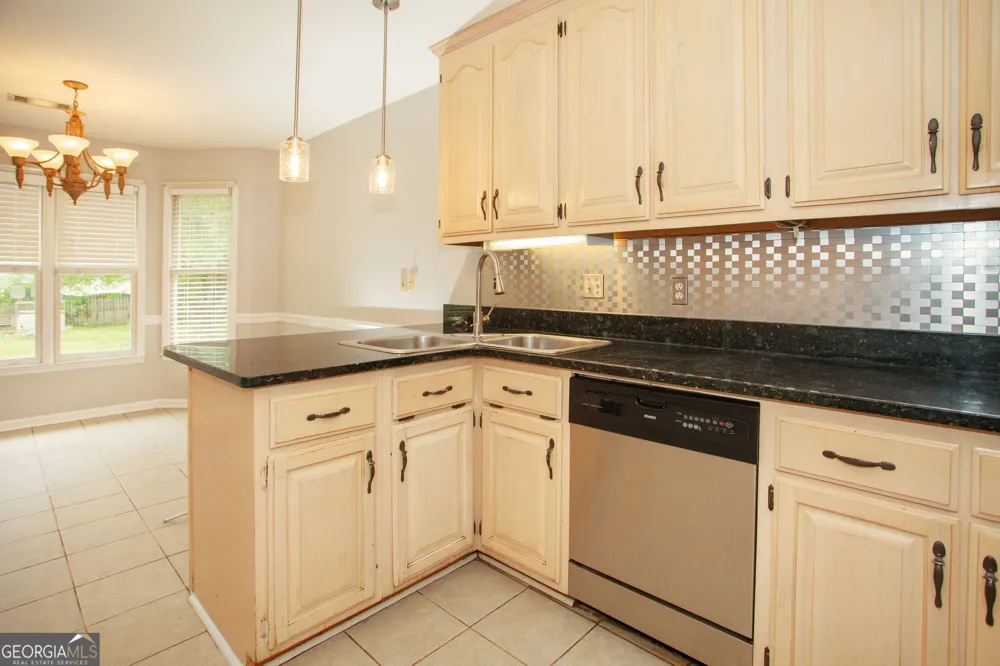 201 Willowgate DR Bonaire, GA 31005