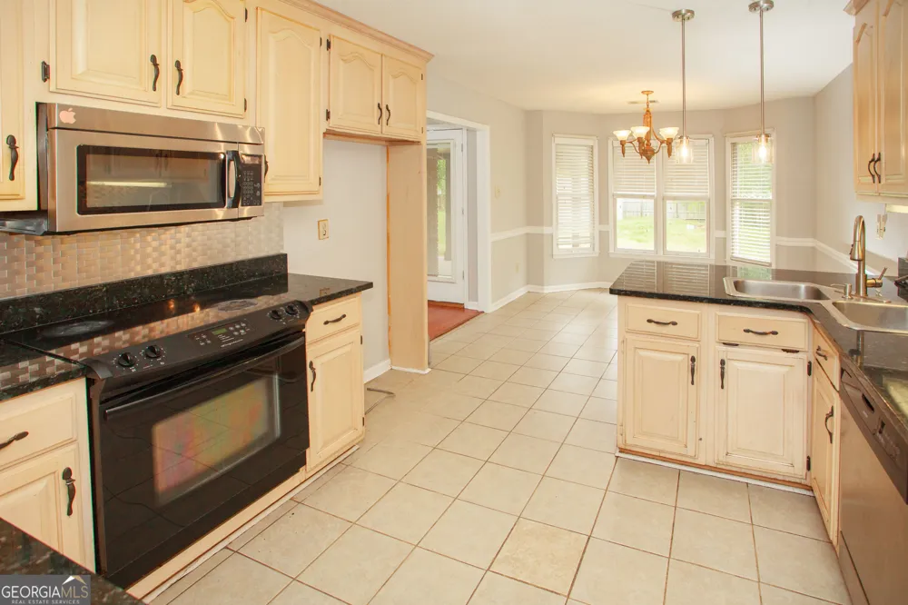 201 Willowgate DR Bonaire, GA 31005